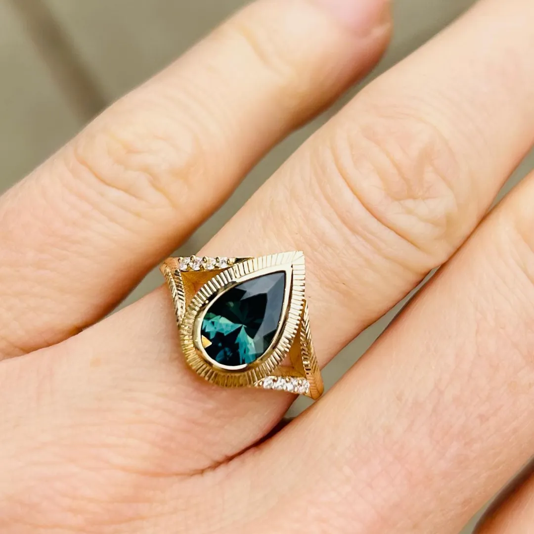 /public/photos/live/Dark Green Pear Moissanite Unique Style Ring 584 (1).webp